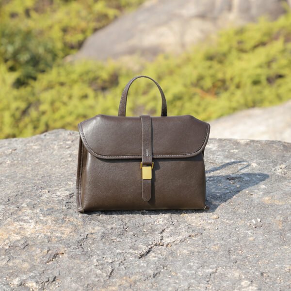 Leather Crossbody Satchel — Vintage Spring/Summer Messenger Bag