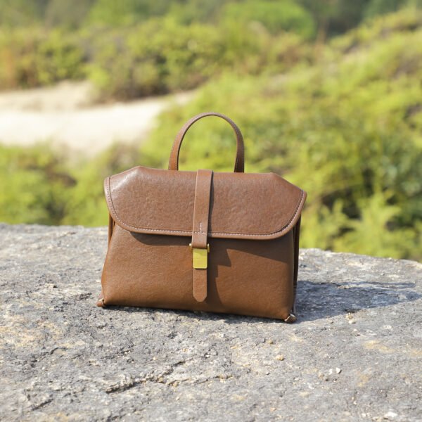 Leather Crossbody Satchel — Vintage Spring/Summer Messenger Bag