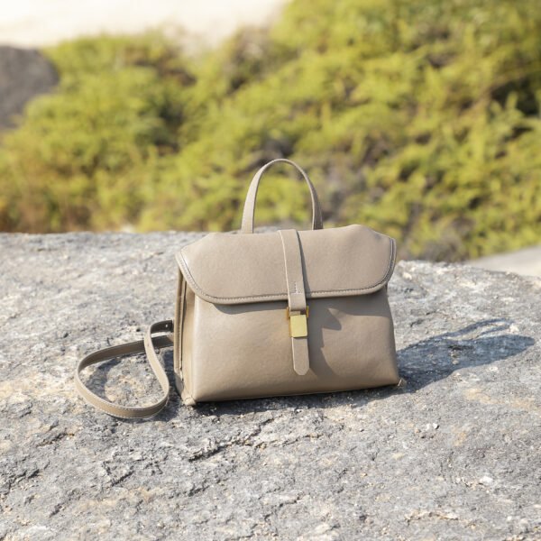 Leather Crossbody Satchel — Vintage Spring/Summer Messenger Bag