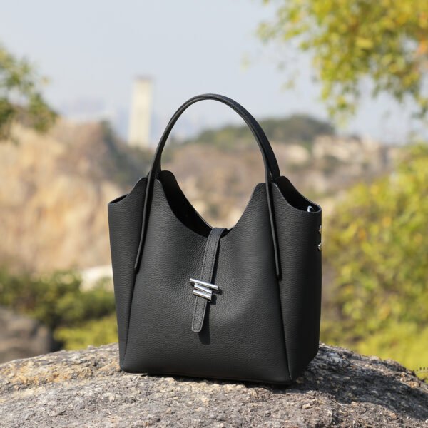 Leather Commuter Handbag — Versatile Shoulder & Crossbody