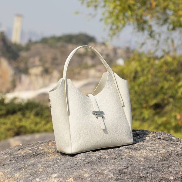 Leather Commuter Handbag — Versatile Shoulder & Crossbody