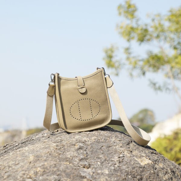 JJSY4136 Mini Genuine Leather Saddle Bag — Versatile Crossbody