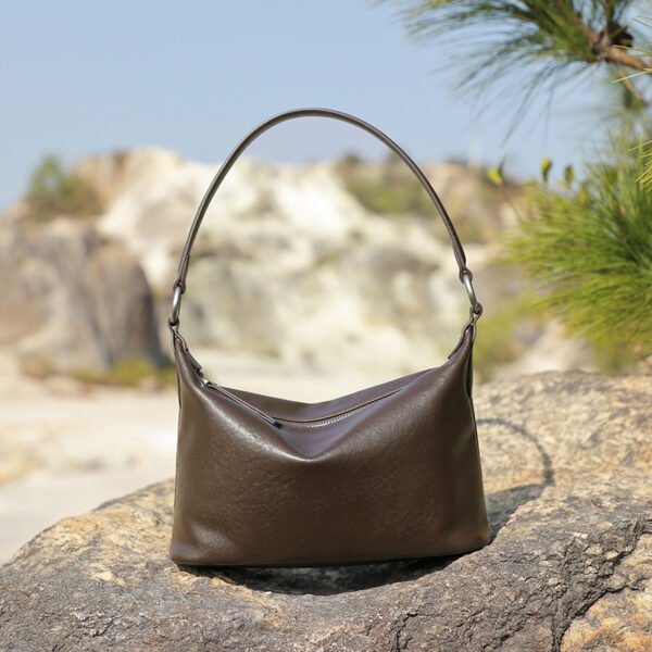 JJSY4175 Vintage Vegetable-Tanned Leather Shoulder Bag — Trendy Underarm Tote