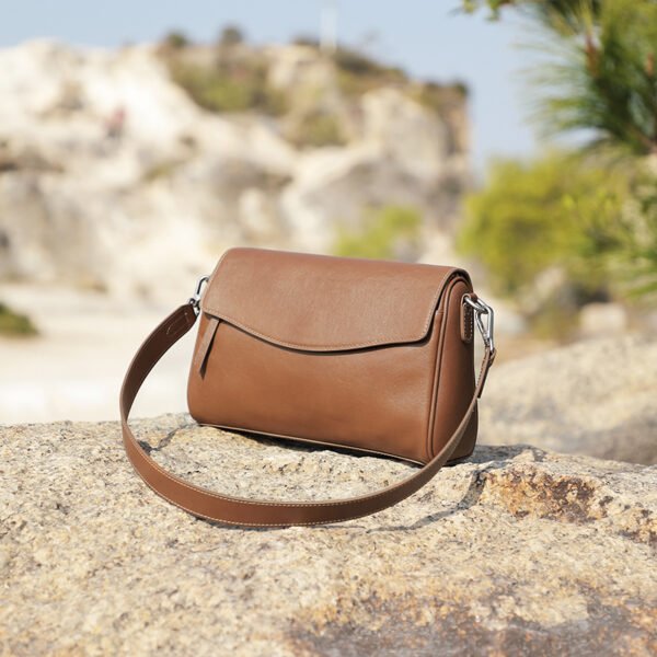 JJSY4186 Genuine Leather Shoulder Bag — Large Capacity Pillow Satchel