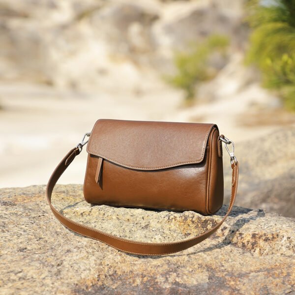 JJSY4195 Genuine Leather Shoulder Bag — Large Capacity Pillow Satchel