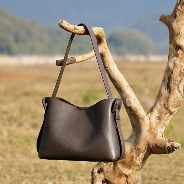 JJSY7406 Leather Underarm Tote Bag — Minimalist Casual Style