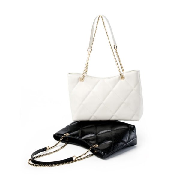 画板 12 Quilted Leather Shoulder Bag — Large Chain Hobo Tote