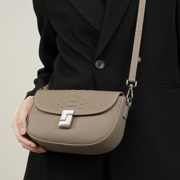 Crocodile Pattern Leather Shoulder Bag | Large Capacity Women’s Crossbody