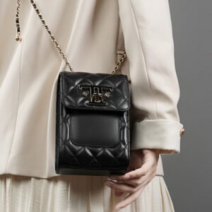 women’s shoulder bag