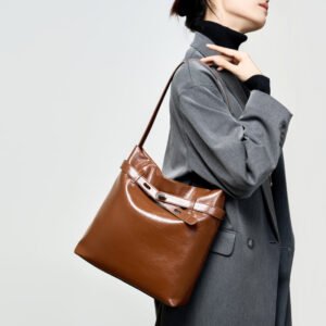 lock clasp shoulder bag