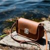 画板 2 Genuine Leather Square Crossbody Bag — Stylish Retro Shoulder