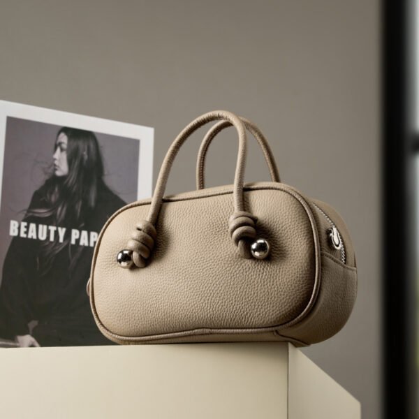 画板 5 Minimalist Leather Shoulder Bag | Designer Cowhide Handbag & Crossbody