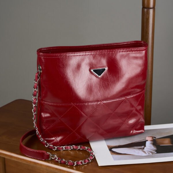 画板 5 Genuine Leather Box Shoulder Bag – Versatile Women’s Crossbody Underarm Purse with Triangle Logo