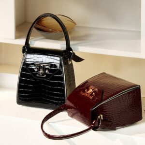 画板 8 Croc-Embossed Leather Box Bag | Structured Cowhide Handbag