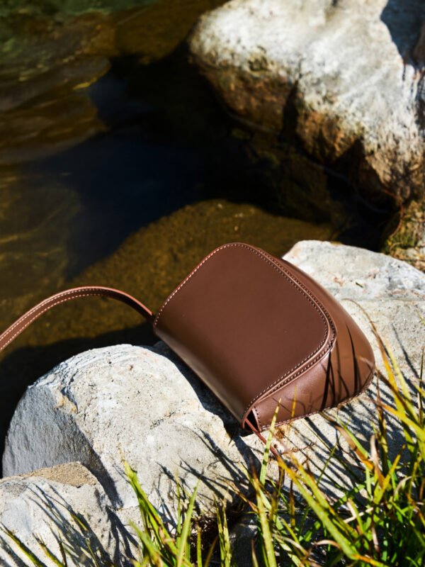 画板 8 Leather Saddle Bag — Vintage Chestnut Crossbody Purse