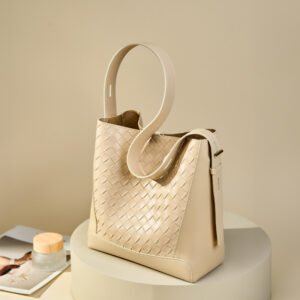 画板 9 Large Capacity Leather Bucket Bag | Handmade Woven Cowhide Shoulder & Crossbody Tote