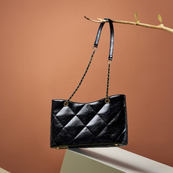 画板 9 Quilted Leather Shoulder Bag — Large Chain Hobo Tote