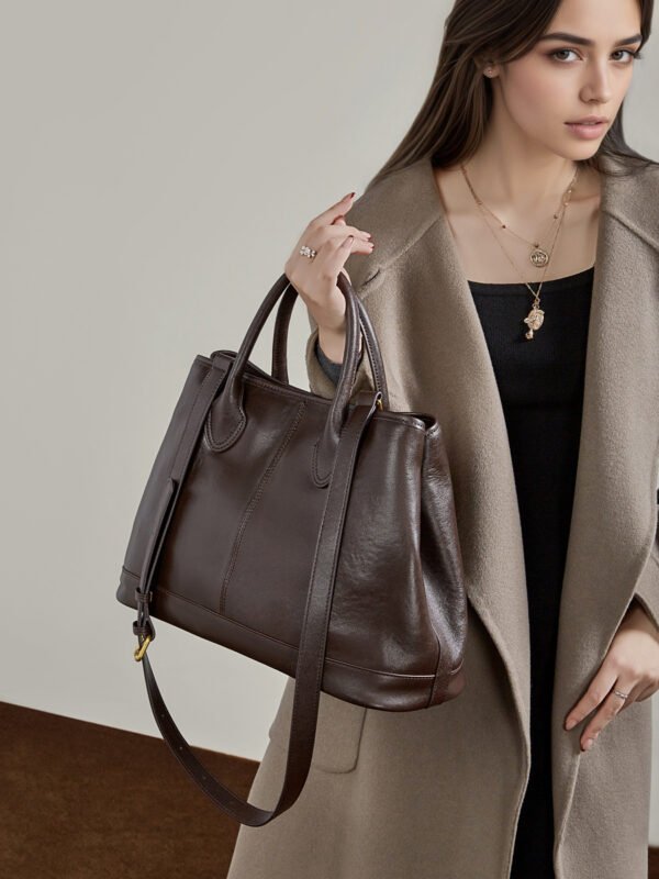 Genuine Leather Tote Bag — Large Capacity Fashionable Shoulder Bag for Women