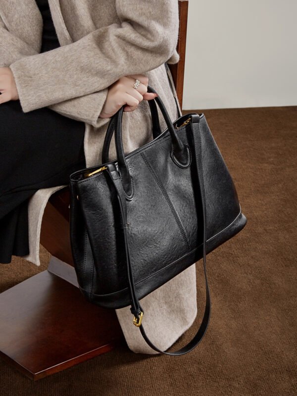 Genuine Leather Tote Bag — Large Capacity Fashionable Shoulder Bag for Women
