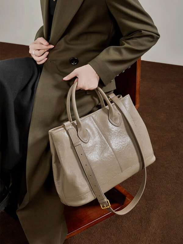 Genuine Leather Tote Bag — Large Capacity Fashionable Shoulder Bag for Women