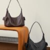Full-Grain Veg-Tanned Leather Hobo Bag — Large Capacity Casual Shoulder Bag for Women