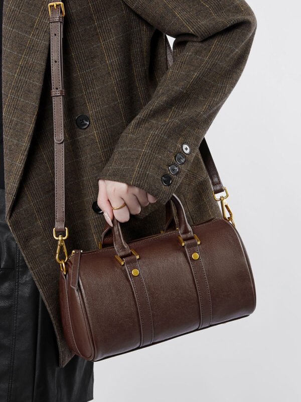 Vintage Brown Vegetable-Tanned Leather Bucket Bag — Refined Boston Shape & Everyday Elegance