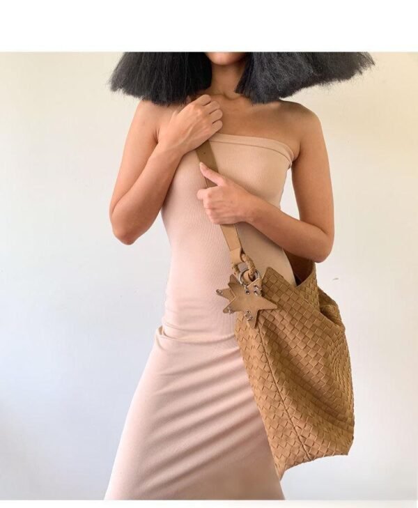 详情-02 Suede Woven Tote Bag — Soft Texture & Large Capacity