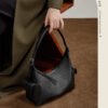 Full-Grain Veg-Tanned Leather Hobo Bag — Large Capacity Casual Shoulder Bag for Women