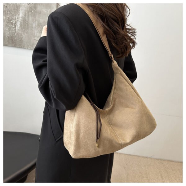 详情-07 PU Underarm Tote Bag — Minimal Urban Retro Shoulder & Crossbody Bag