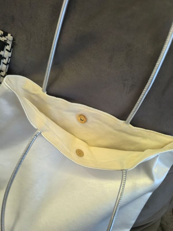 详情-08 Silk Lacquer-Inspired Creative Tote Bag — Lightweight Artistic Design