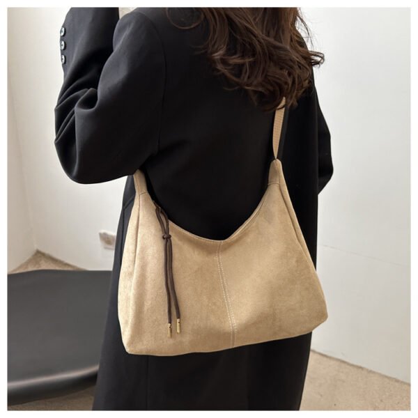 详情-09 PU Underarm Tote Bag — Minimal Urban Retro Shoulder & Crossbody Bag