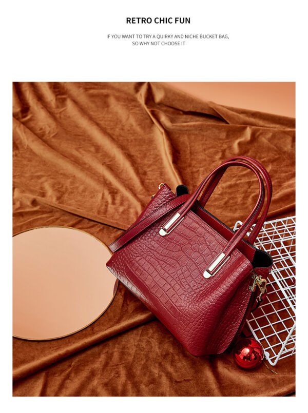 Genuine Leather Shoulder Bag — Crocodile Texture Elegant Design