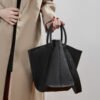 Top-Grain Leather Bucket Bag 2026 New Style Minimalist Commuting Genuine Leather Women‘s Handbag Handheld Vegetable Basket Bag Crossbody Bag