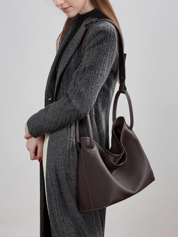 Top-Grain Leather Bucket Bag 2026 New Style Minimalist Commuting Genuine Leather Women‘s Handbag Handheld Vegetable Basket Bag Crossbody Bag